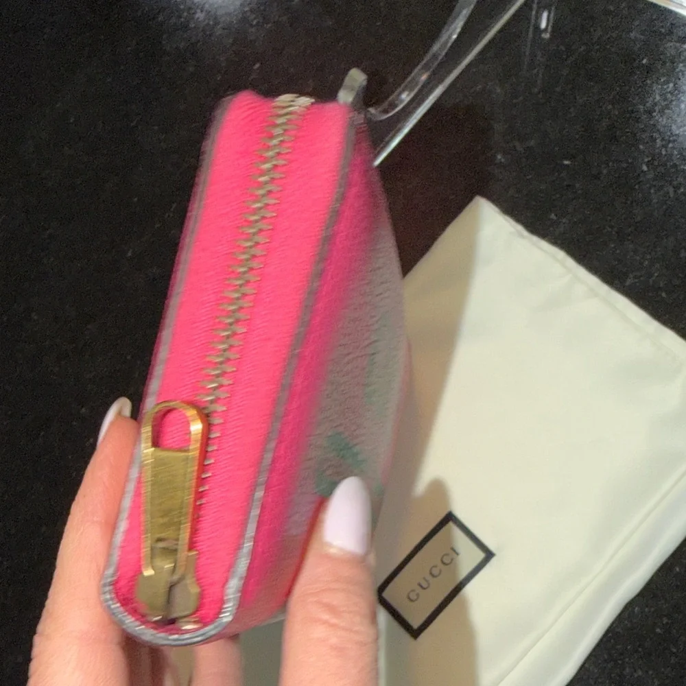 Gucci Hot Pink Leather Zip-Around Wallet with Green Logo Stripe 🩷💚❤️ - Picture 7 of 17